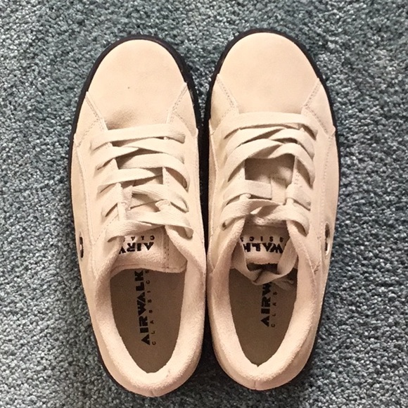 Shoes - Picture 2 of 5